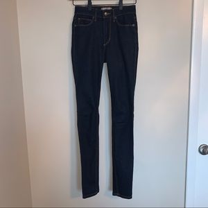 High Waisted Guess Skinny Jeans 🤍